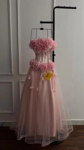فستان سهرة بنك ورود راقي