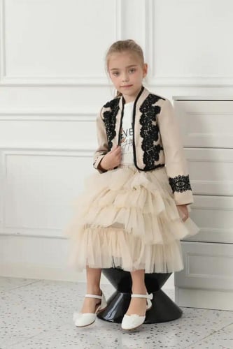 بلوزة بناتي مع جاكت بيج 7248