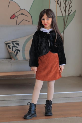 جاكيت بناتي لون اسود 7J