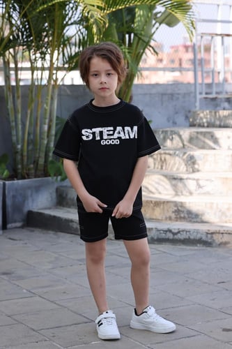 تيشيرت اطفال اسود كتابه على الصدر 4027