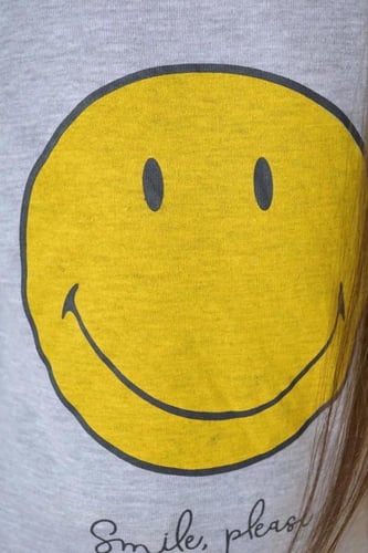 بجامه اطفال بناتي رسمه فيس على الصدر 82663