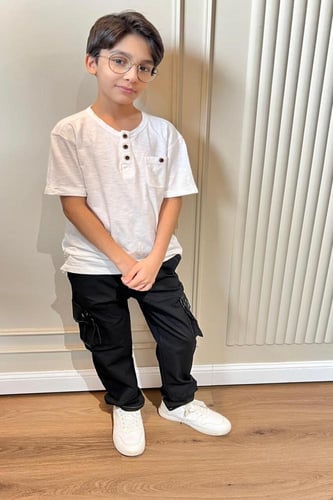 بنطلون ولادي اسود بجيوب جانبية 4003