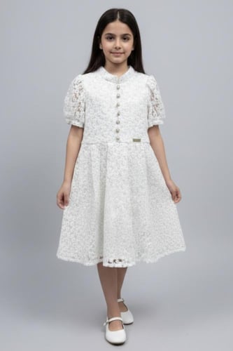 فستان دانتيل أبيض بناتي بنقشة زهور وأزرار لؤلؤية 7...