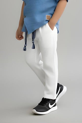 بنطالون ولادي أبيض بتصميم عصري مريح 4159-