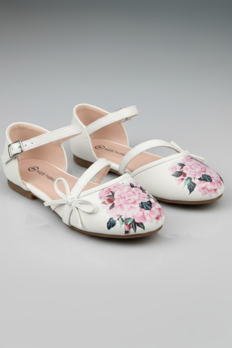 حذاء بناتي أبيض مزين بورود وردية وربطة جانبية S-00...