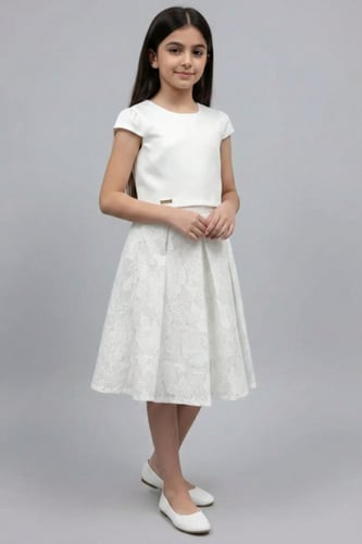 بلوزة بنات بيضاء أنيقة مزينة بزهرة كبيرة 7324