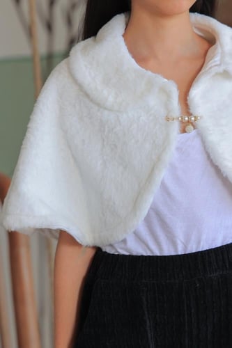 جاكيت بناتي شتوي اللون ابيض 10J