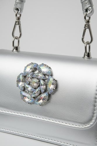 حقيبة يد بناتية فضية أنيقة بتصميم فخم B005