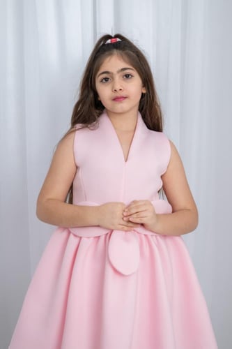 فستان بناتي سهرات وردي مزين بفيونكة بالخصر S01120