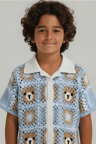 قميص أولادي أزرق فاتح بنقشة عصرية وأزرار أمامية 41...