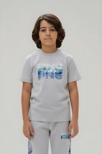 تيشيرت ولادي رياضي رمادي بتصميم عصري – موديل 4033