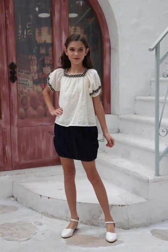 بلوزة بيضة باطراف سودة 7142