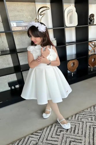 فستان بناتي أبيض مزين بالورود S01044
