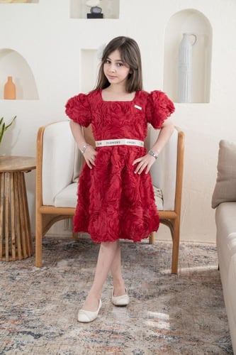 فستان سهرة بناتي أحمر مزين بورود بارزة s01145