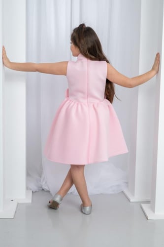 فستان بناتي سهرات وردي مزين بفيونكة بالخصر S01120