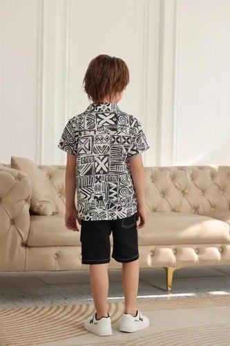 شورت ولادي اسود بخيوط بيضاء 4129