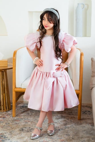 فستان بناتي سهرات وردي بفيونكة على الخصر S01149