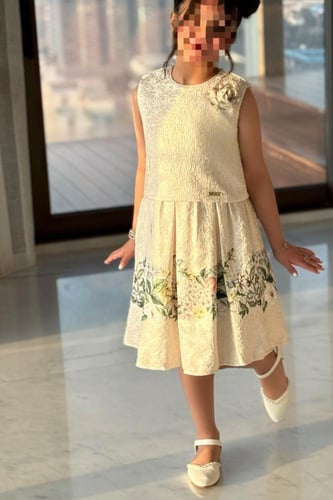 بلوزة بناتي سكري كت بوردة على الكتف 7316