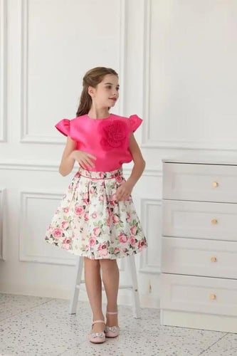 تنورة موردة بالوان زاهية وكسرات 7120