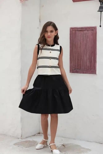 بلوزة بناتى كت مقلم قصيرة 7129