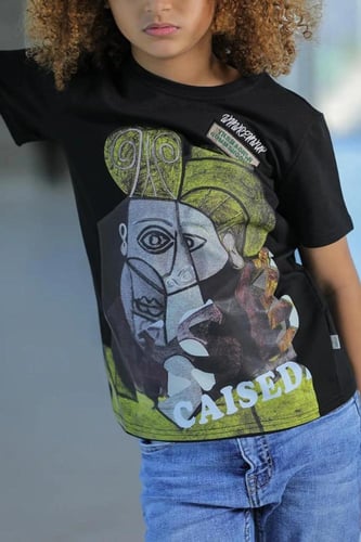 تي شيرت ولادي اسود رسمه على الصدر 2860