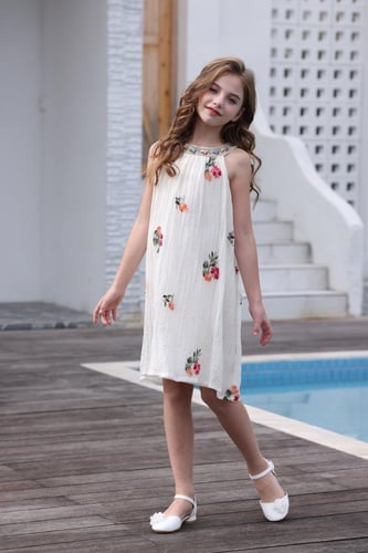 فستان بناتي أبيض بتطريز زهور ملون 7149