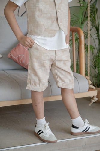 قميص ولادي ابيض مع سديري 4151