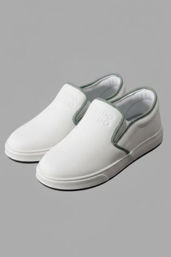 جزمة ولادي بتصميم عصري بلون ابيض S-008