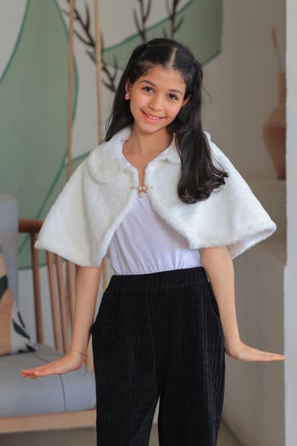 جاكيت بناتي شتوي اللون ابيض 10J