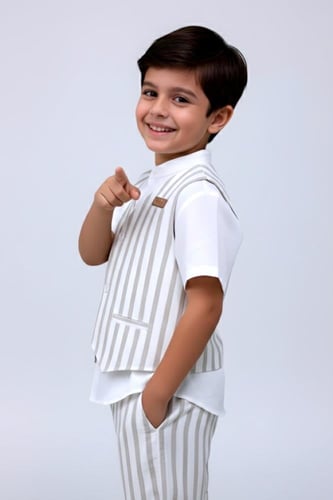 تيشيرت ولادي ابيض مع سديري4175