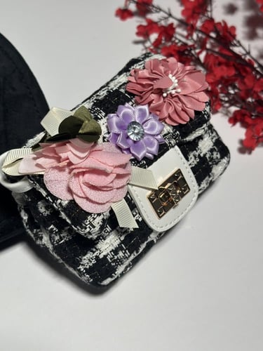 شنطة بناتي فاخرة بتزيين ورد ناعم موديل MK-1895-6