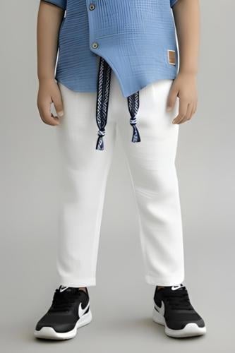 بنطالون ولادي أبيض بتصميم عصري مريح 4159-
