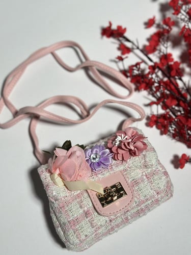 شنطة بناتي فاخرة بتزيين ورد ناعم موديل MK-1895-6