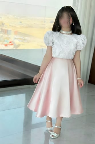 فستان سهرة بناتي وردي فاخر بزهور بارزة S01288