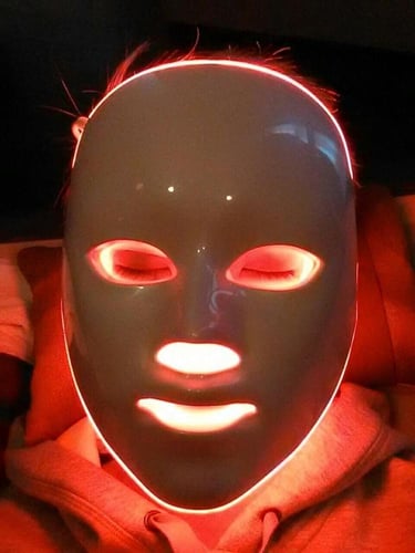 قناع العناية بالبشرة | ™ Light UP