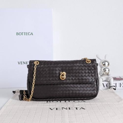 شنطه بوتيقا Bottega Veneta Madison Bag