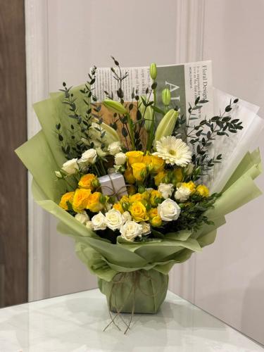 باقة درجات الاصفر والابيض معى اضافة عطر من الماجد