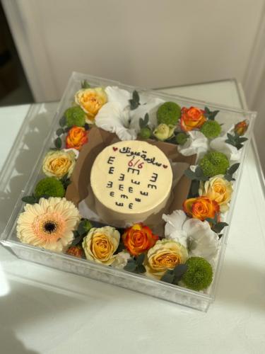 تنسيق ورد طبيعي مع كيكه في قاعده اكريلك