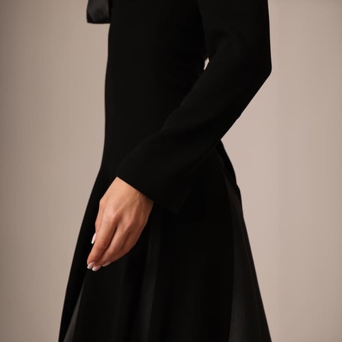 Sculpted Elegance
