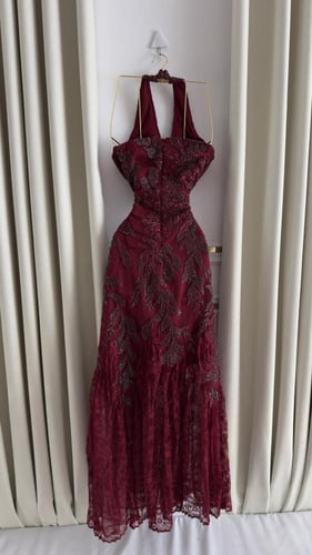 فستان سهرة دانتيل فرنسي مع تطريز خرز