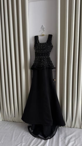 فستان سهرة تل مطرز يدوي مع باربي