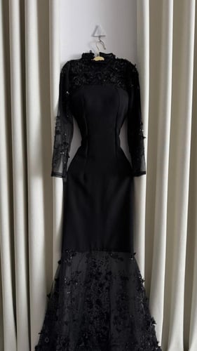 فستان سهرة كلفة ورد مع باربي