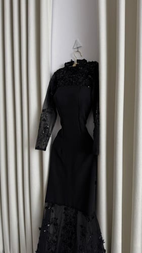 فستان سهرة كلفة ورد مع باربي