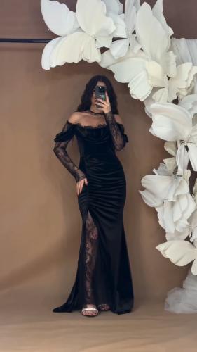فستان مخمل مع تدخيلات الدانتيل