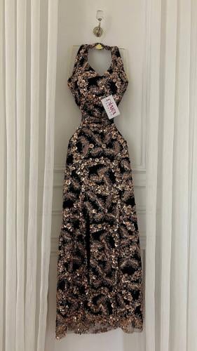 فستان سهرة رنا