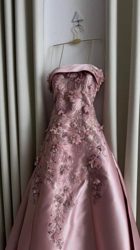 فستان سهرة ميكادو مع ورد