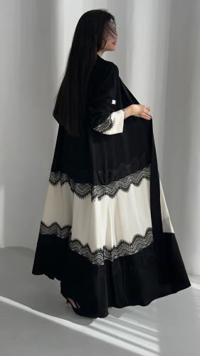 عباية C76 كريب رموش مع تدخيل دانتيل - نص كلوش