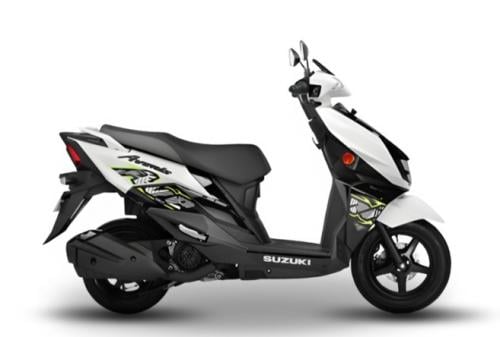 دراجة نارية سوزوكي افينيس موديل 2025 اللون ابيض