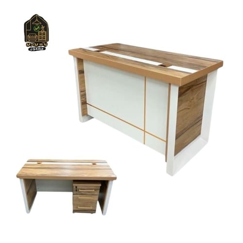 مكتب خشبي تصميمه عملي بوجود أدراج للتخزين
