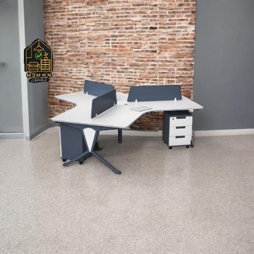 طاولة مكتب مع برتيشن ثلاثي خشب وأدراج